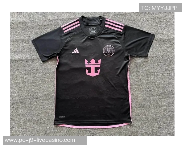 足球俱乐部球衣的设计演变与文化意义探讨 足球俱乐部球衣的设计演变与文化意义探讨