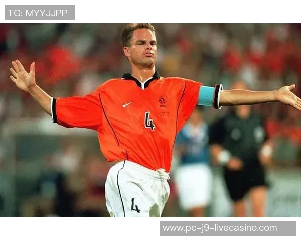 荷兰足球运动员的辉煌历程与对世界足球的影响分析